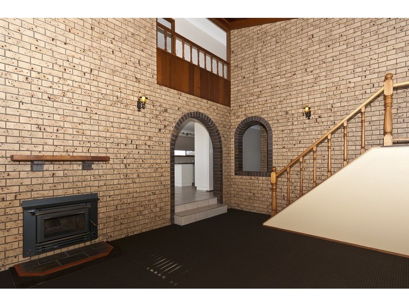 2 Bischof Street, Wilsonton Heights QLD 4350