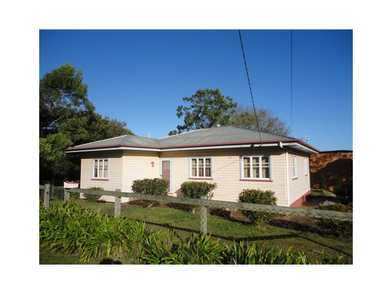5 Esther Street, Mount Lofty QLD 4350