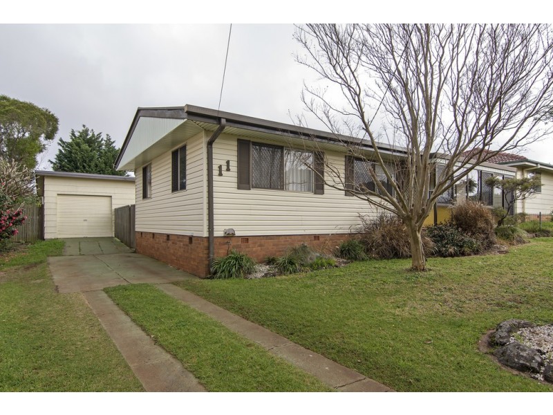 11 Brown Street, Rockville QLD 4350