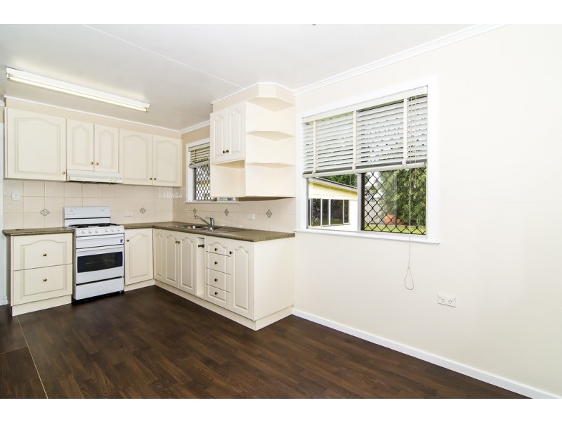 11 Brown Street, Rockville QLD 4350