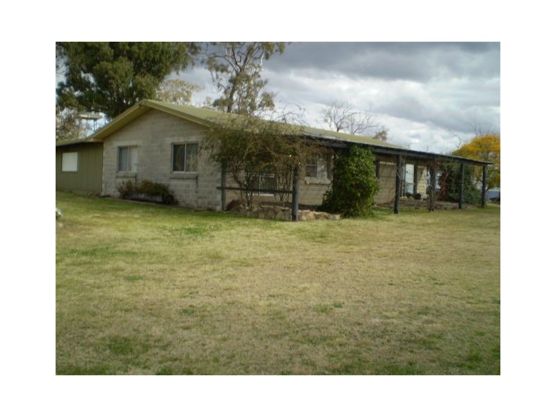400 Savages Road, Hodgson Vale QLD 4352