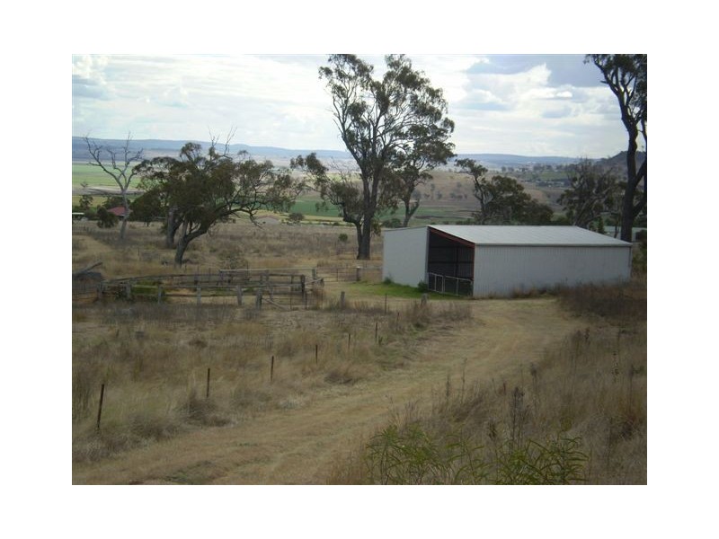 400 Savages Road, Hodgson Vale QLD 4352