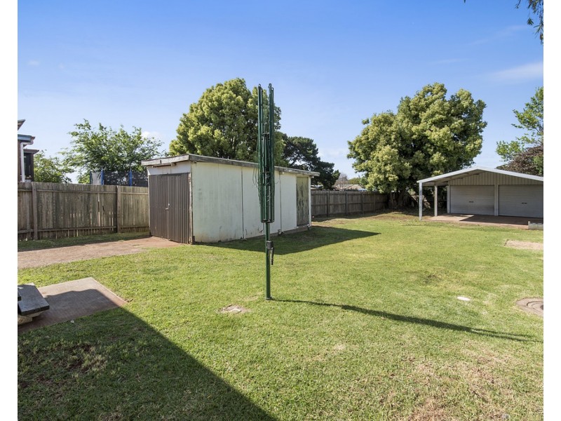 26 Rob Street, Newtown QLD 4350
