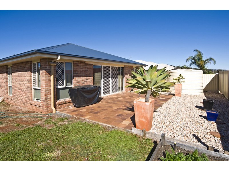 3 Ace Drive, Glenvale QLD 4350