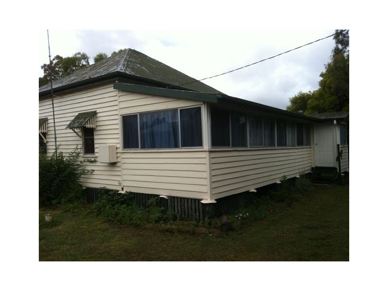 24 Eton Street, Cambooya QLD 4358