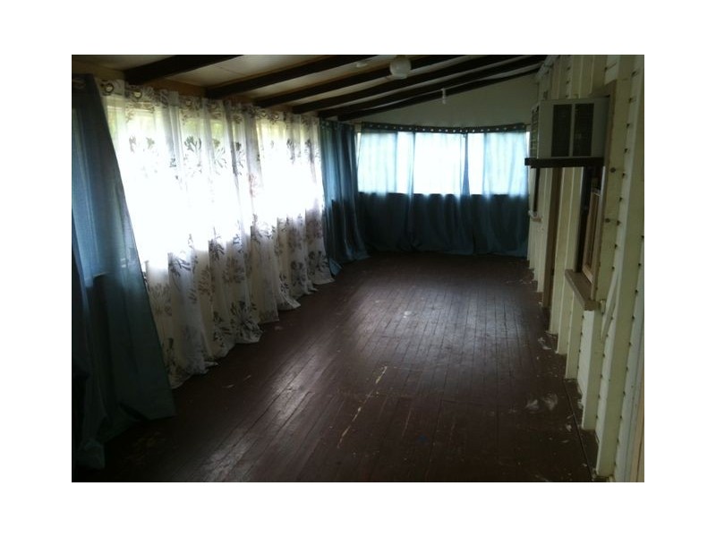 24 Eton Street, Cambooya QLD 4358