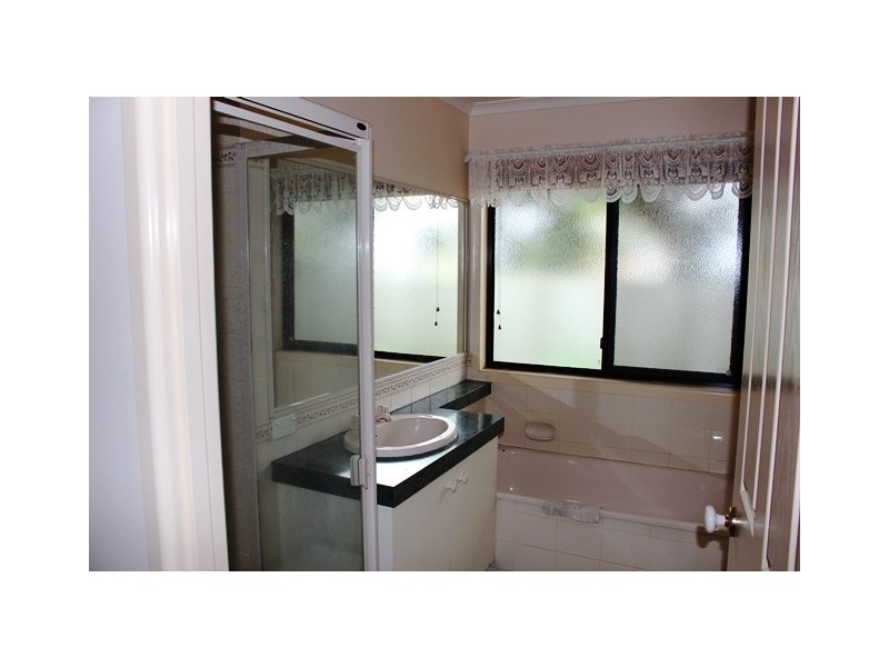 1 Albion Street, Kearneys Spring QLD 4350