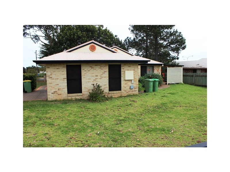 1 Albion Street, Kearneys Spring QLD 4350