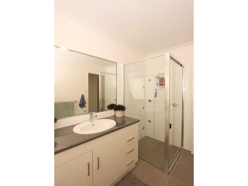 1 Neiwand Street, Kearneys Spring QLD 4350