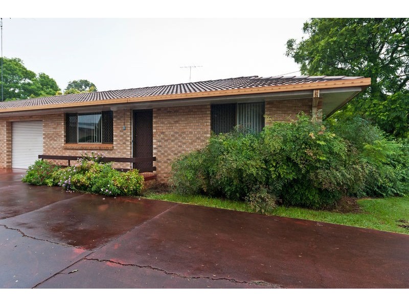 1/100C Holberton Street, Newtown QLD 4350