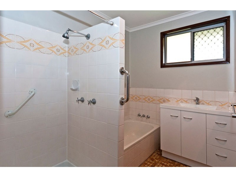 1/100C Holberton Street, Newtown QLD 4350
