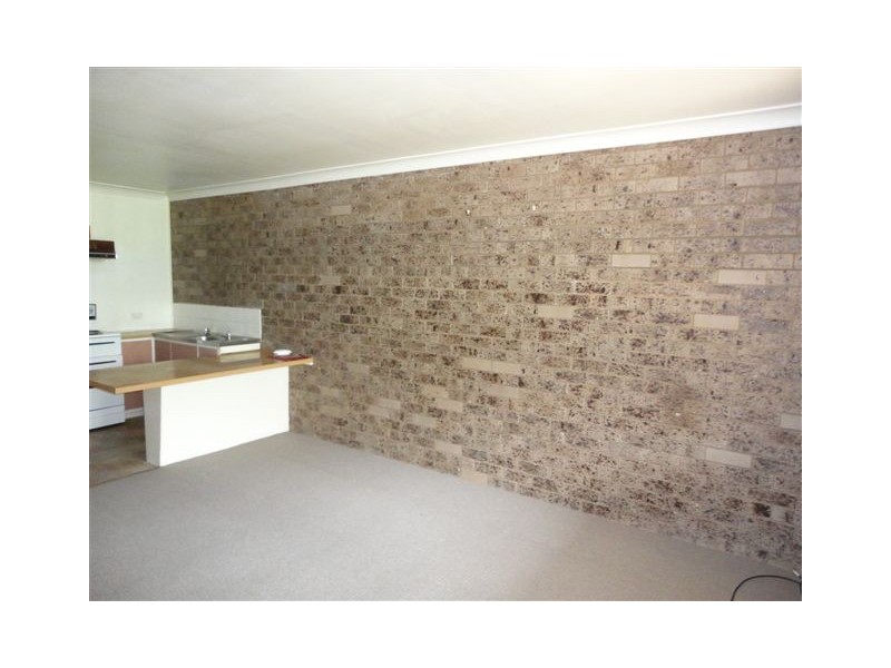 2/417 Stenner Street, Harristown QLD 4350