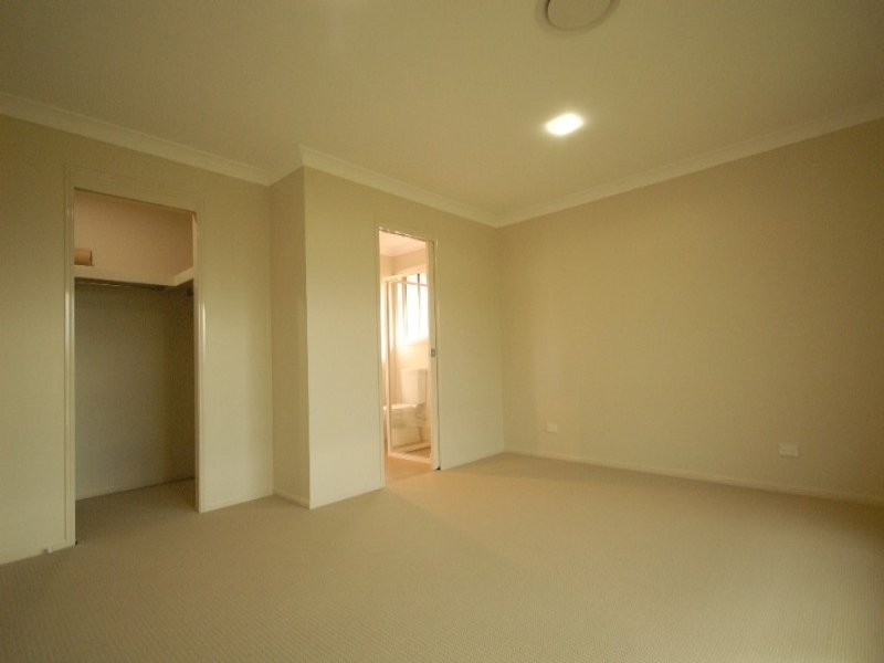 20 High Court Drive, Wilsonton Heights QLD 4350