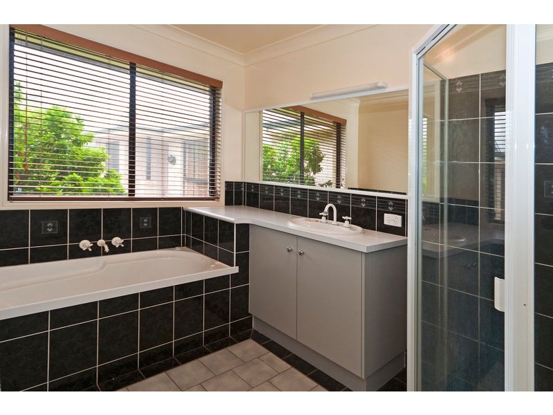 1/361 Ramsay Street, Middle Ridge QLD 4350