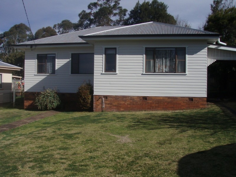 18 Norah Street, Centenary Heights QLD 4350