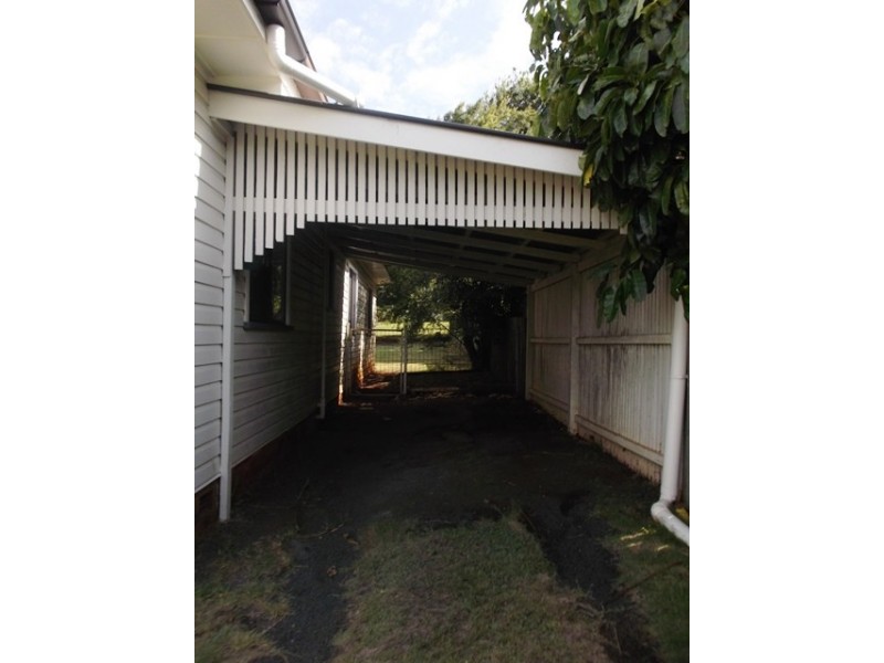 18 Norah Street, Centenary Heights QLD 4350
