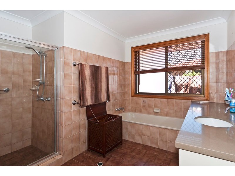 9 Lorna Court, Centenary Heights QLD 4350