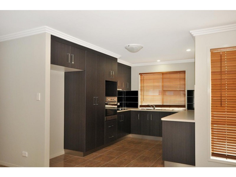 1/26a Ascot Street, Newtown QLD 4350