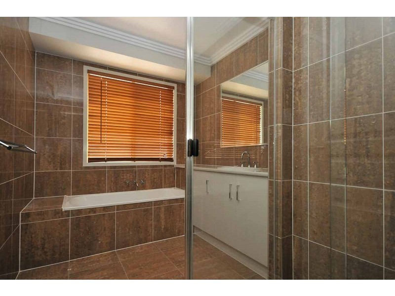 1/26a Ascot Street, Newtown QLD 4350