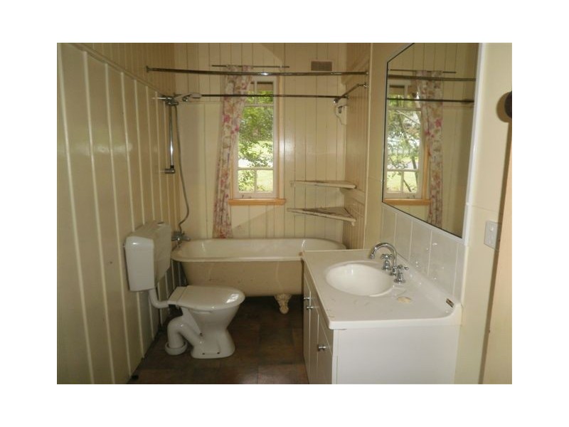 151 North Street, Rockville QLD 4350