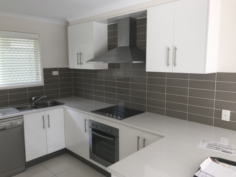 2/61 Cleary Street, Centenary Heights QLD 4350