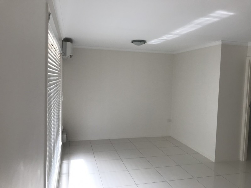 2/61 Cleary Street, Centenary Heights QLD 4350