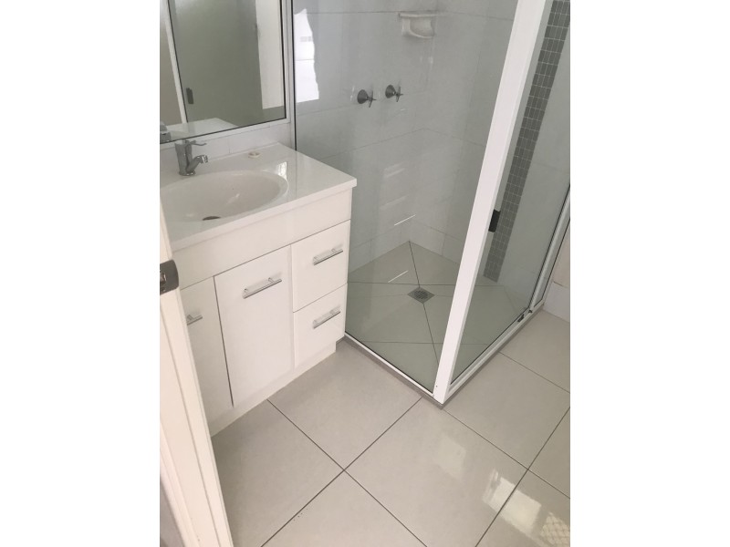 2/61 Cleary Street, Centenary Heights QLD 4350