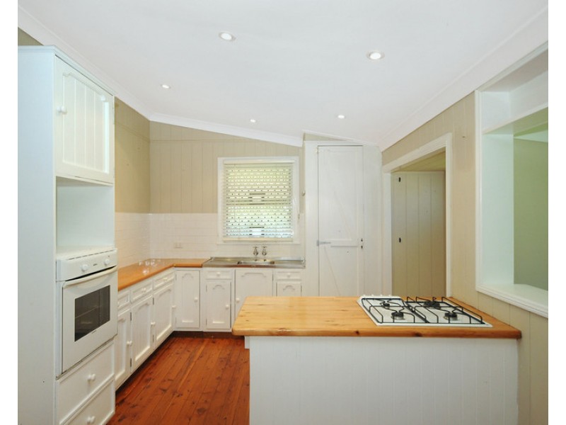 10 Wallace Street, Newtown QLD 4350