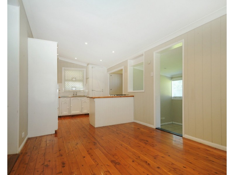10 Wallace Street, Newtown QLD 4350