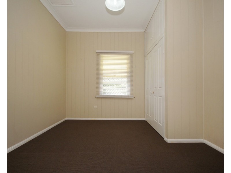 10 Wallace Street, Newtown QLD 4350