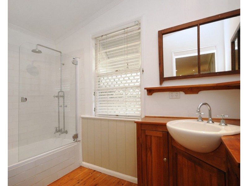 10 Wallace Street, Newtown QLD 4350