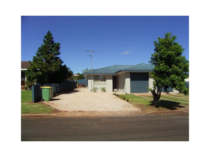 2/22 Noack Street, Harristown QLD 4350