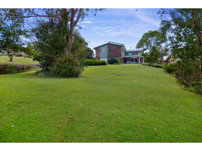 18 Harvey Street, Mount Lofty QLD 4350