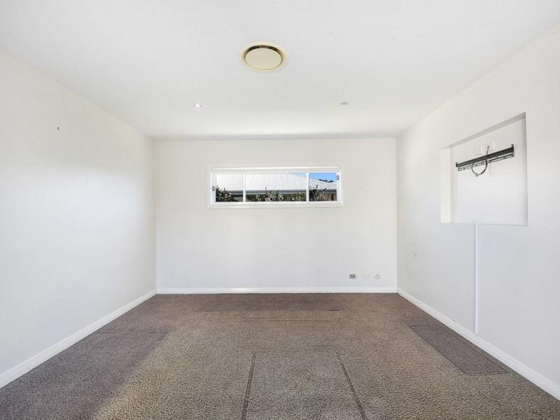 19 Tarlington Street, Middle Ridge QLD 4350