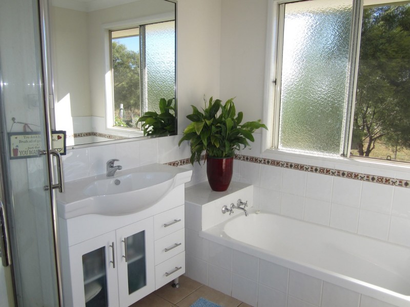 619 Haden-Maclagan Road, Peranga QLD 4352