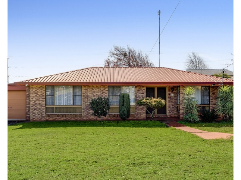 53 Merino Street, Harristown QLD 4350