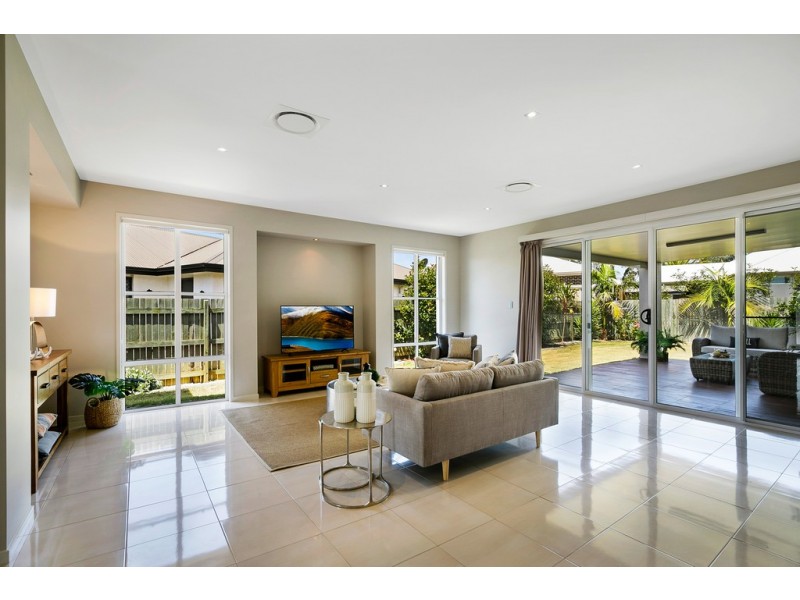 18 Beardsworth Court, Middle Ridge QLD 4350