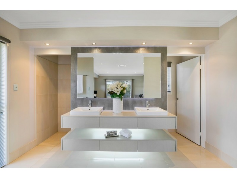 18 Beardsworth Court, Middle Ridge QLD 4350