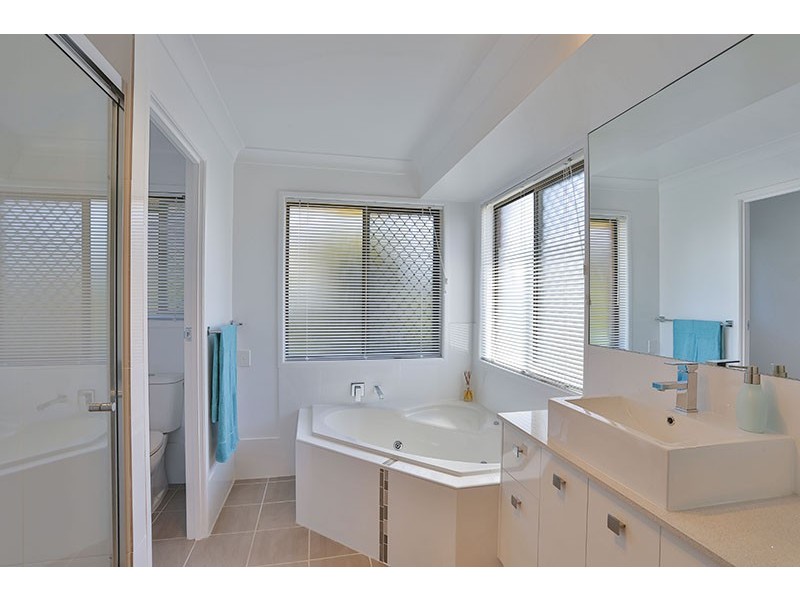 19 Jull Drive, Centenary Heights QLD 4350