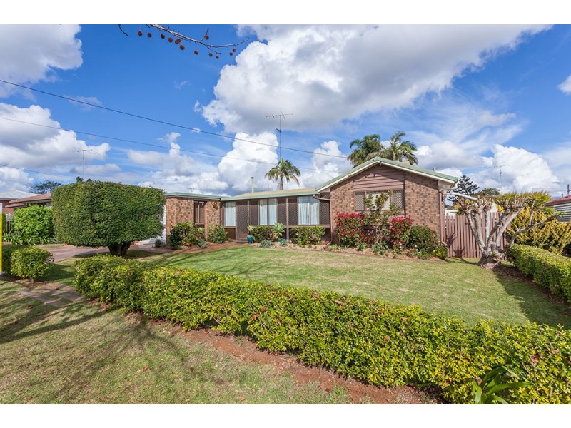 10 Hibiscus Drive, Centenary Heights QLD 4350