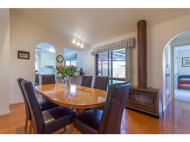 10 Hibiscus Drive, Centenary Heights QLD 4350