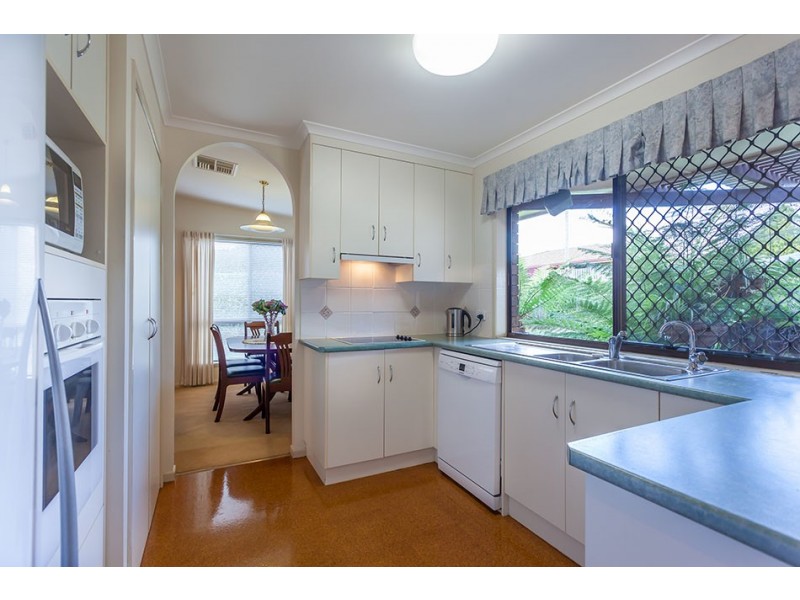 10 Hibiscus Drive, Centenary Heights QLD 4350