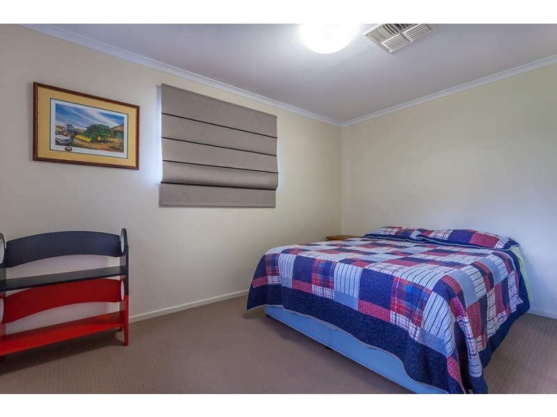 10 Hibiscus Drive, Centenary Heights QLD 4350