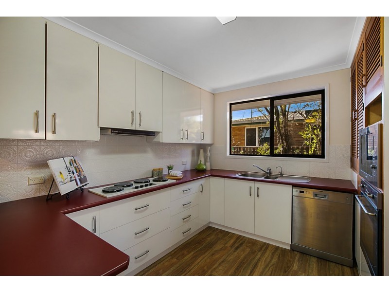 5 Lotus Crescent, Centenary Heights QLD 4350