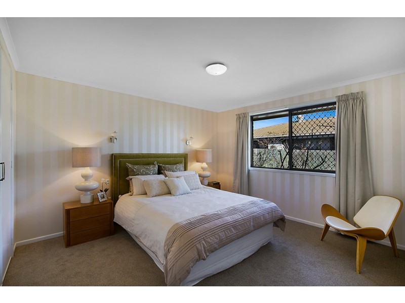 5 Lotus Crescent, Centenary Heights QLD 4350