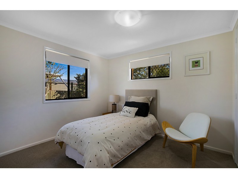 5 Lotus Crescent, Centenary Heights QLD 4350