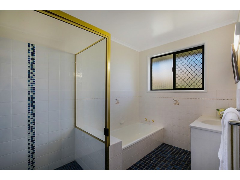 5 Lotus Crescent, Centenary Heights QLD 4350