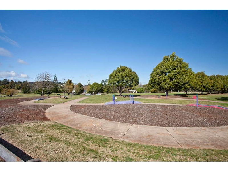 22 Mooney Street, Harlaxton QLD 4350