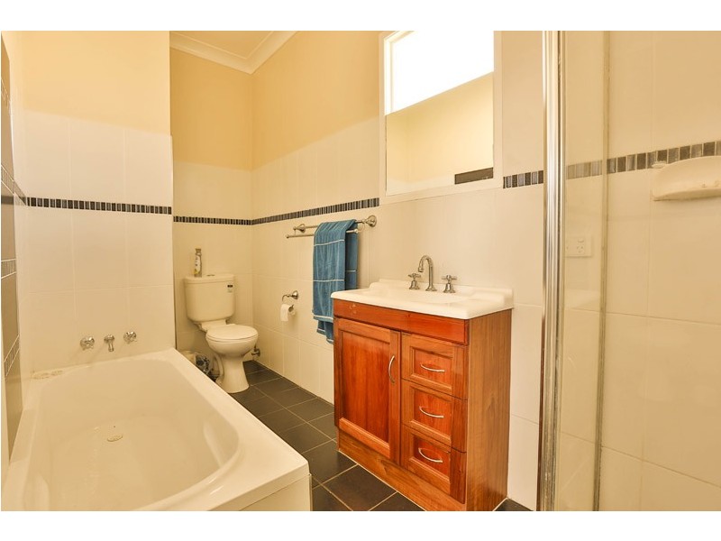 230 Bridge Street, Newtown QLD 4350