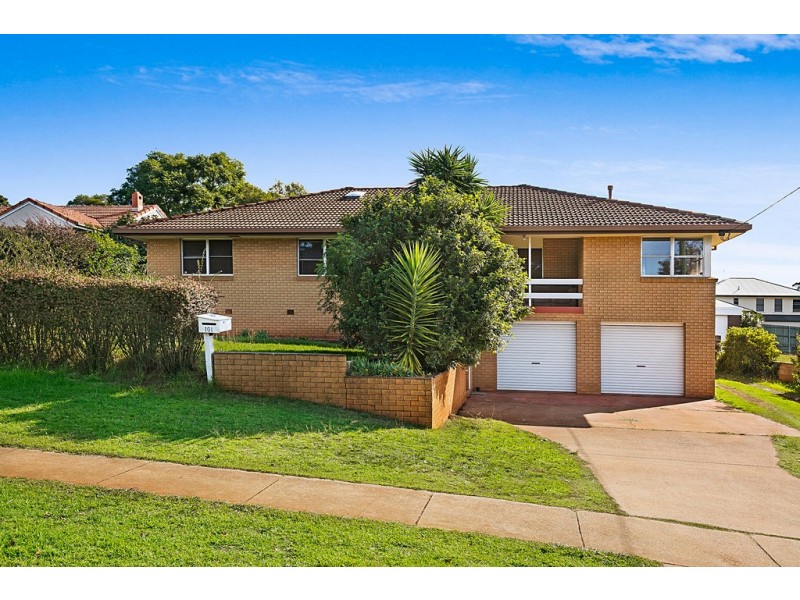 101 Ramsay Street, Centenary Heights QLD 4350